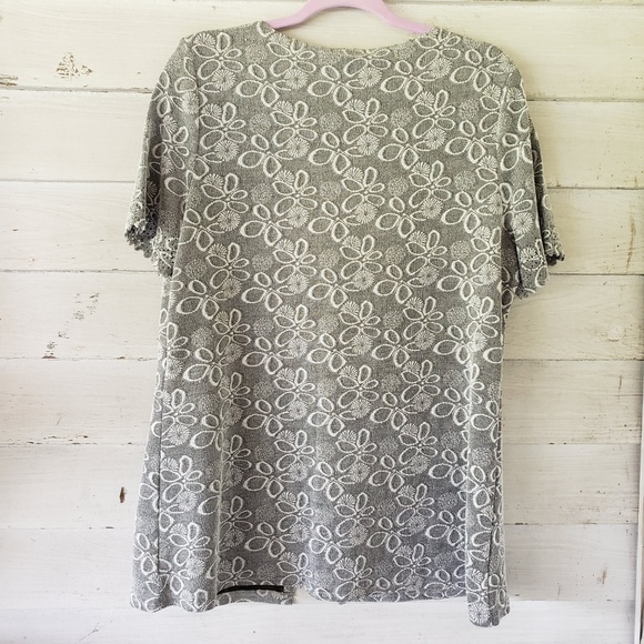 Belle Amie Short Sleeve 2 in One Top - Picture 2 of 6